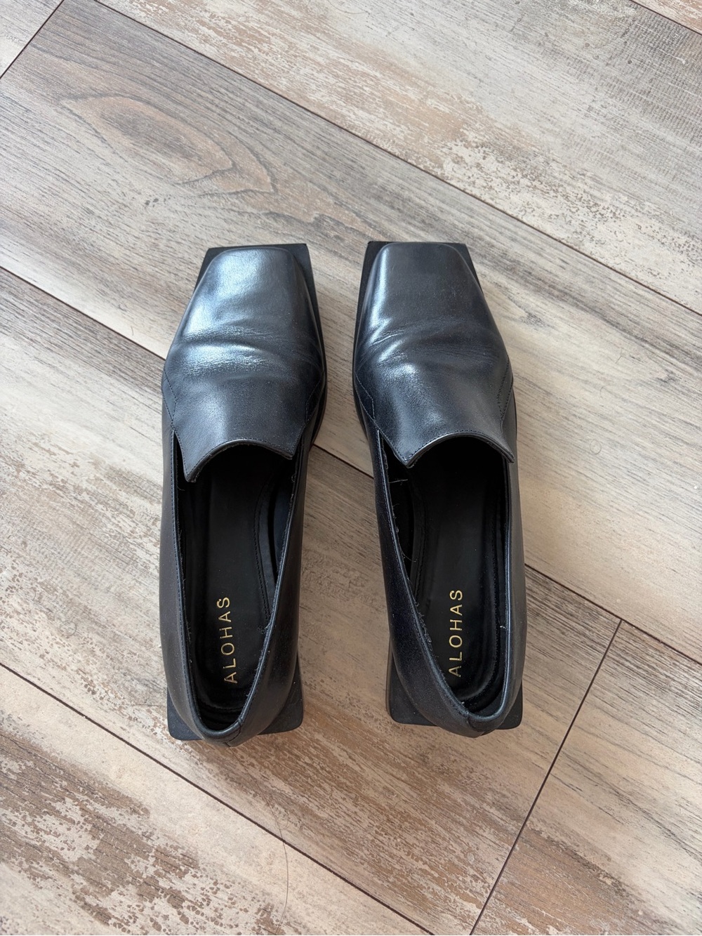 Alohas Women's Black Square-Toe Leather Loafers - Picture 3 of 5